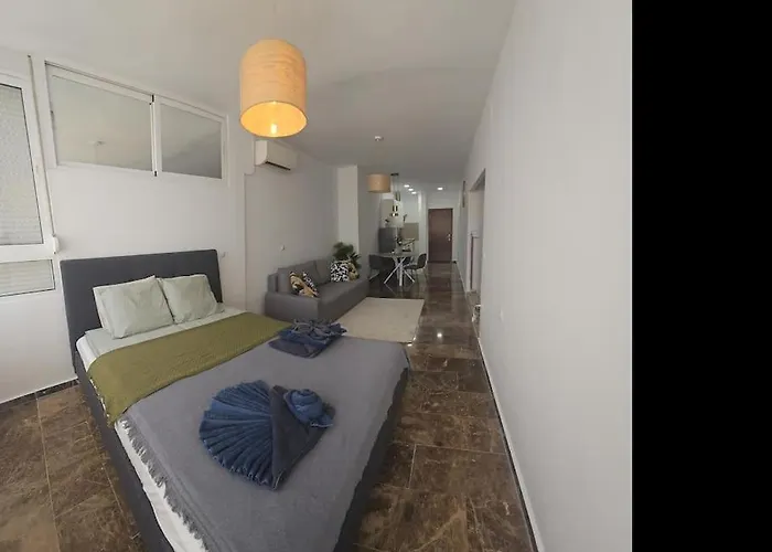 Tao Center With Fee Wifi And Air Con By Namaste Elite Torremolinos