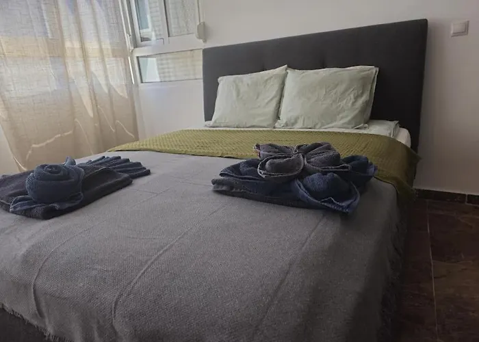 Tao Center With Fee Wifi And Air Con By Namaste Elite *